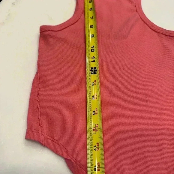 We The Free V-Neck racer back pink cropped tee size XS - Picture 6 of 9